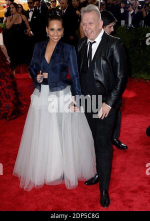 Alicia Keys e Jean Paul Gaultier frequentano la Cina: Attraverso l'Istituto di Costume Looking Glass Benefit Gala al Metropolitan Museum of Art il 4 maggio 2015 a New York City, NY, USA. Foto di Lionel Hahn/ABACAPRESS.COM Foto Stock