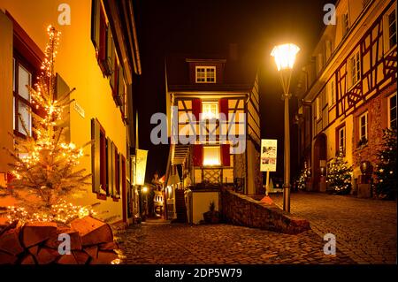 Foggy Winter Chritsma a Gengenbach Germania Foto Stock