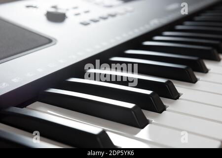 Tastiera elettronica per pianoforte per la riproduzione e la registrazione di musica in studio Foto Stock