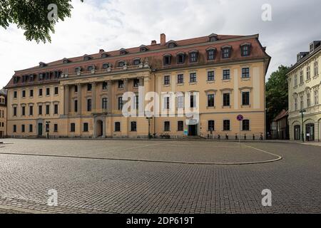 Editoriale: WEIMAR, TURINGIA, GERMANIA, 24 agosto 2020 - Vista della Casa regnante di Weimar su Piazza della democrazia Foto Stock