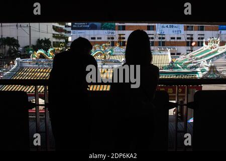 THAILANDE - LA CITÉ DES ANGES Symbole du développement de la péninsule indochinoise, la modernité atteint son apogée à Bangkok. Il y a d’innombrable Foto Stock