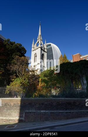 San Dunstan nel Giardino della Chiesa Orientale, ​St. Dunstan's Hill, Londra, Regno Unito Foto Stock