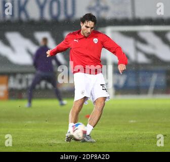 Liberty Stadium, Swansea, Glamorgan, Regno Unito. 19 dicembre 2020. Campionato di calcio della Lega inglese, Swansea City contro Barnsley; Matthew James di Barnsley durante il warm up Credit: Action Plus Sports/Alamy Live News Foto Stock