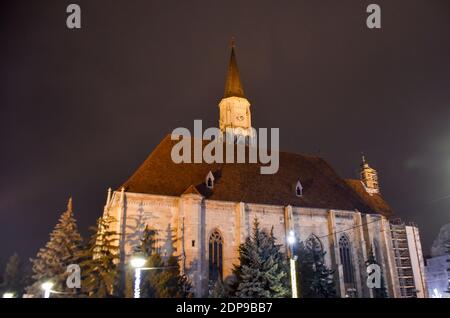 Cluj-Napoca di notte durante i tempi di Natale, 2020 Foto Stock