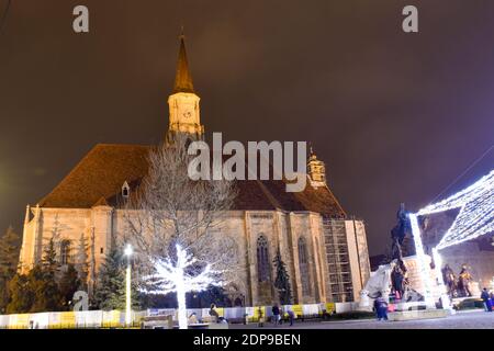 Cluj-Napoca di notte durante i tempi di Natale, 2020 Foto Stock