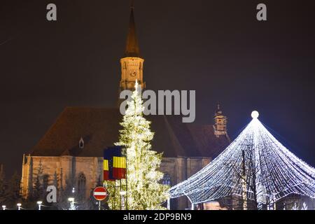 Cluj-Napoca di notte durante i tempi di Natale, 2020 Foto Stock