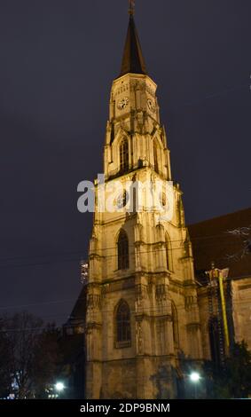 Cluj-Napoca di notte durante i tempi di Natale, 2020 Foto Stock