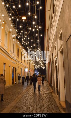 Cluj-Napoca di notte durante i tempi di Natale, 2020 Foto Stock