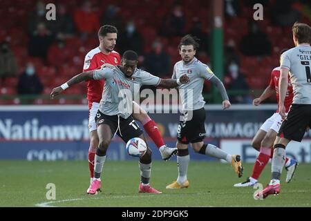 Swindon, Regno Unito. 19 dicembre 2020. Omar Bogle of Charlton Athletic durante la partita EFL Sky Bet League 1 tra Swindon Town e Charlton Athletic al County Ground, Swindon, Inghilterra, il 19 dicembre 2020. Foto di Dave Peters. Solo per uso editoriale, è richiesta una licenza per uso commerciale. Nessun utilizzo nelle scommesse, nei giochi o nelle pubblicazioni di un singolo club/campionato/giocatore. Credit: UK Sports Pics Ltd/Alamy Live News Foto Stock