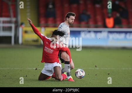 Swindon, Regno Unito. 19 dicembre 2020. Akinwale Odimayo di Swindon Town durante la partita EFL Sky Bet League 1 tra Swindon Town e Charlton Athletic al County Ground, Swindon, Inghilterra, il 19 dicembre 2020. Foto di Dave Peters. Solo per uso editoriale, è richiesta una licenza per uso commerciale. Nessun utilizzo nelle scommesse, nei giochi o nelle pubblicazioni di un singolo club/campionato/giocatore. Credit: UK Sports Pics Ltd/Alamy Live News Foto Stock