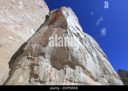 El Morro National Monument, New Mexico. Una classica escursione di un giorno su e sopra un magnifico promontorio di arenaria, Foto Stock