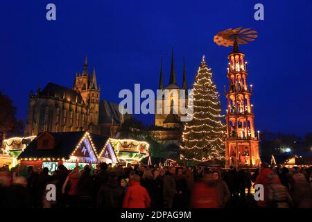 Mercatino di Natale, Erfurt, Turingia, Germania / Weihnachtsmarkt, Erfurt, Thüringen, Germania Foto Stock