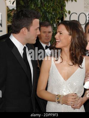 File photo : ben Affleck e Jennifer Garner si pongono sul tappeto rosso del 64° Golden Globe Awards tenutosi all'hotel Beverly Hilton di Los Angeles, CA, USA il 15 gennaio. 2007. Affleck e Garner si sono ufficialmente divisi un giorno dopo il loro decimo anniversario di matrimonio. La coppia, che si è sposata il 29 giugno 2005, ha confermato di divorziare martedì. Foto di Lionel Hahn/MCT/ABACAPRESS.COM Foto Stock