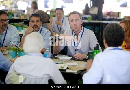 Philippe Cousteau, nipote del leggendario esploratore oceanico Jacques Cousteau, parla al Festival Aspen Ideas di Aspen, CO, USA, 30 giugno 2015. Aspen Ideas Festival è dedicato alle idee coinvolgenti che contano attraverso le conversazioni annuali del Festival. Foto di Olivier Douliery/ABACAPRESS.COM Foto Stock