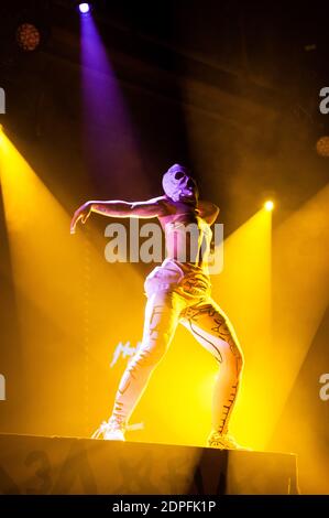 Del gruppo sudafricano a rave rap Die Antwoord si esibisce dal vivo sul palco del Montreux Jazz Festival di Montreux, Svizzera, il 6 luglio 2015. Foto di Julien Zannoni/APS-Medias/ABACAPRESS.COM Foto Stock