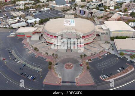 Una vista aerea del Thomas & Mack Center dell'Università del Nevada Las Vegas, giovedì 17 dicembre 2020, a Las Vegas. L'arena è la sede della Foto Stock