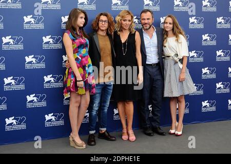 Il regista Giuseppe Gaudino e gli attori Eduardo Cro, Adriano Giannini, Valeria Golino, Massimiliano Gallo ed Elisabetta Mirra hanno partecipato alla Fotocall 'per Amor vostro' in occasione del 72° Festival Internazionale del Cinema di Venezia (Mostra) al Lido di Venezia il 11 settembre 2015. Foto di Aurore Marechal/ABACAPRESS.COM Foto Stock