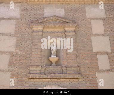 ESTERNO- HORNACINA CON LA IMAGEN DE SANTA LUCIA - S XVII LOCALITÀ: ERMITA DE SANTA LUCIA. Alcalá de Henares. MADRID. SPAGNA. Foto Stock