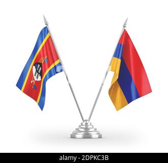 Armenia ed Eswatini Swaziland bandiere da tavolo isolate su 3D bianco rendering Foto Stock