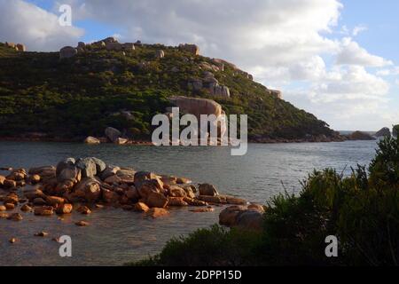 Luce notturna su Waychinicup Inlet, vicino Albany, Australia occidentale Foto Stock