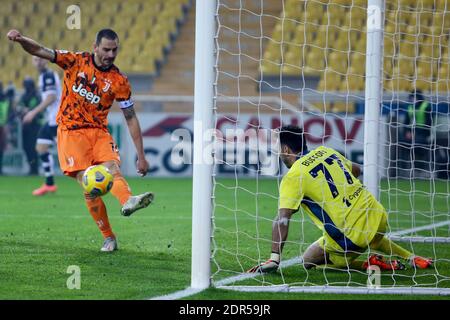 PARMA, ITALIA - DICEMBRE 19: Leonardo Bonucci di Juventus, Gianluigi Buffon di Juventus durante la Serie A partita tra Parma Calcio e Juventus FC A. Foto Stock