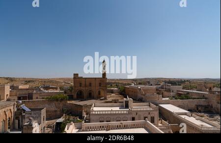 Midyat, Mardin, Turchia - Settembre 17 2020: Vista panoramica della città vecchia. Foto Stock