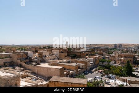 Midyat, Mardin, Turchia - Settembre 17 2020: Vista panoramica della città vecchia. Foto Stock