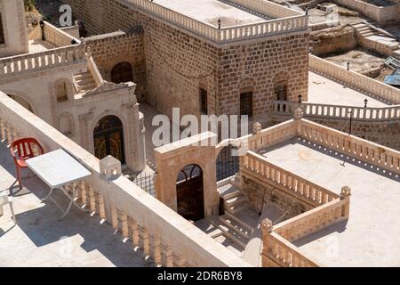 Midyat, Mardin, Turchia - Settembre 17 2020: Vista panoramica della città vecchia. Foto Stock
