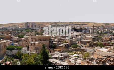 Midyat, Mardin, Turchia - Settembre 17 2020: Vista panoramica della città vecchia. Foto Stock