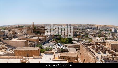 Midyat, Mardin, Turchia - Settembre 17 2020: Vista panoramica della città vecchia. Foto Stock