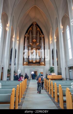 L'organo a pipe all'interno della Chiesa di Hallgrimur (Hallgrímskirkja), Reykjavik Islanda costruita dal costruttore tedesco di organi Johannes Klais Foto Stock