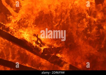 Garage incendio perdita totale. Nessuno ferito. Foto Stock