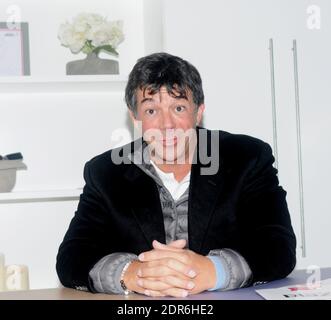 Il presentatore televisivo, specializzato in immobili, Stephane Plaza, ha aperto una nuova agenzia immobiliare, Avenue de la Motte Picquet, nel 15 ° arrondissement di Parigi, Francia il 1 ° ottobre 2015. Foto di Alain Apaydin/ABACAPRESS.COM Foto Stock