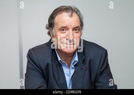 Portrait du comedien francais Daniel Russo, 'l'être ou pas' au theâtre Antoine, lors de l'enregistrement de l'emission de la televisione sur France 3 Les Grands du Rire a Paris, France le 21 ottobre 2015. Foto Maxime Reynaud/APS Medias/ABACAPRESSCOM Foto Stock