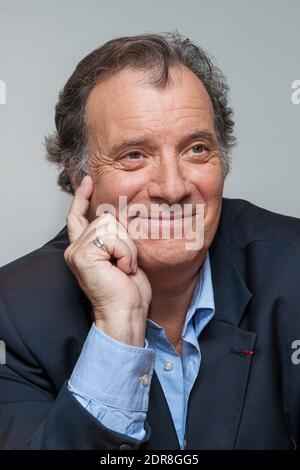 Portrait du comedien francais Daniel Russo, 'l'être ou pas' au theâtre Antoine, lors de l'enregistrement de l'emission de la televisione sur France 3 Les Grands du Rire a Paris, France le 21 ottobre 2015. Foto Maxime Reynaud/APS Medias/ABACAPRESSCOM Foto Stock