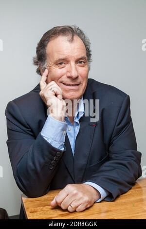 Portrait du comedien francais Daniel Russo, 'l'être ou pas' au theâtre Antoine, lors de l'enregistrement de l'emission de la televisione sur France 3 Les Grands du Rire a Paris, France le 21 ottobre 2015. Foto Maxime Reynaud/APS Medias/ABACAPRESSCOM Foto Stock