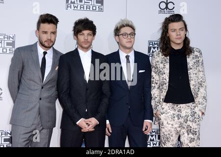 Louis Tomlinson, Liam Payne, Niall Horan e Harry Styles del gruppo musicale One Direction partecipano al 2015 American Music Awards al Microsoft Theatre il 22 novembre 2015 a Los Angeles, California, USA. Foto di Lionel Hahn/ABACAPRESS.COM Foto Stock