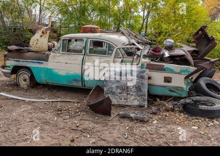 liquidazione di un Albuquerque, New Mexico auto junkyard Foto Stock
