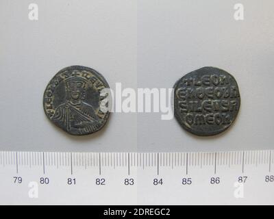 Sovrano: Leone VI, imperatore di Bisanzio 886-912, Zecca: Costantinopoli, 1 Nummo di Leone VI, imperatore di Bisanzio 886 912 da Costantinopoli, 886–912, rame, 4.76 g, 6:00, 25 mm, fabbricato a Costantinopoli, bizantino, IX-X secolo, Numismatica Foto Stock