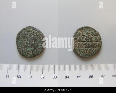 Sovrano: Leone VI, imperatore di Bisanzio 886-912, Zecca: Costantinopoli, Follis (40 Nummi) di Leone VI, imperatore di Bisanzio 886 912 da Costantinopoli, 886–912 d.C., rame, 7.83 g, 6:00, 26 mm, fabbricato a Costantinopoli, bizantino, IX-X secolo d.C., Numismatica Foto Stock