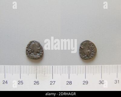 Governatore: Valentiniano III, Augusto 425-455, Zecca: Roma, 1 Nummo di Valentiniano III, Augusto 425 455 da Roma, 457–74, rame, 0.98 g, 6:00, 11.5 mm, Made in Rome, Roman, V secolo d.C., Numismatica Foto Stock