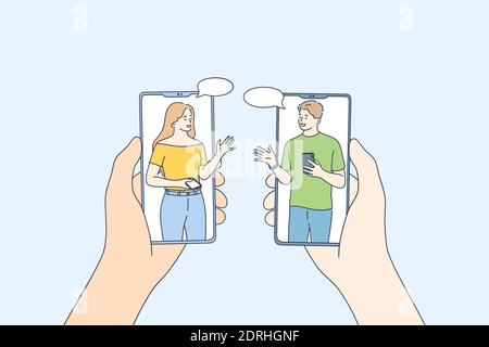 Videoconferenza durante COVID-19 Concept. Schermi di smartphone con persone che parlano da casa concetto remoto, uomo e donna compagno di squadra utilizzando smartpho Illustrazione Vettoriale