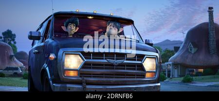 ONWARD (2020), diretto da DAN SCANLON. Credit: Pixar Animation Studios / Walt Disney Pictures / Album Foto Stock