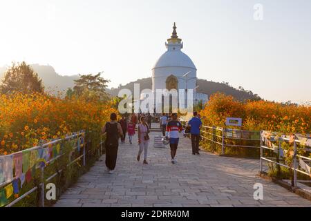 Pagoda della Pace a Pokhara, Nepal Foto Stock