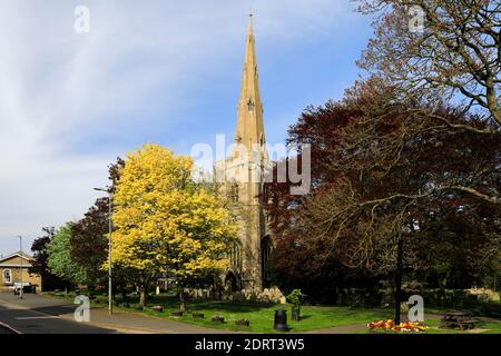 Vista estiva di All Saints Church, villaggio di Holbeach, Lincolnshire, Inghilterra Foto Stock