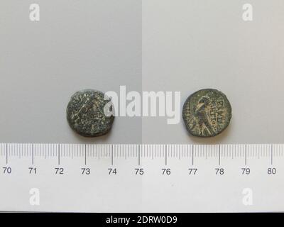 Re: Antioco VIII (Grypus), re dell'Impero Seleucide, governò il 125–96 a.C. Coin di Antiochus VIII (Grypus), re del regno Seleucide da Ignoto, 121–96 a.C., rame, 5.32 g, 12:00, 19.0 mm, fabbricato in Grecia, Greco, II-i secolo a.C., Numismatica Foto Stock