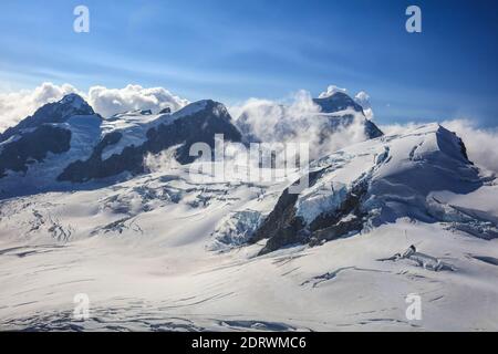 Vista aerea della catena dei Mout Cook a South Island, Nuova Zelanda. Aka le Alpi meridionali. Foto Stock