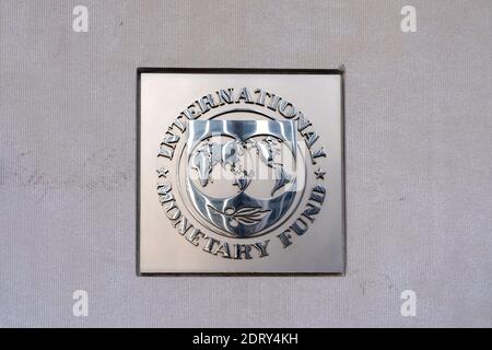 Washington D.C., USA - 12 gennaio 2020: Sigillo del Fondo monetario Internazionale (FMI) nella sede di Washington D.C. Foto Stock