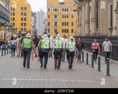 Lima, Perù - 07 dic 2018: Polizia di rivolta armata per le strade di Lima. Policia. America del Sud. Foto Stock