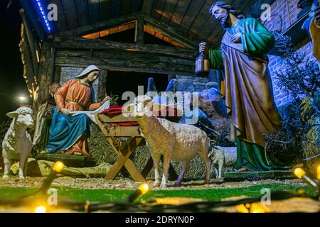 ANGUILLARA SABAZIA, ITALIA 21 DICEMBRE 2020. Un presepio natalizio tradizionale nella città di Anguilllara Sabazia, Lazio Credit: amer ghazzal/Alamy Live News Foto Stock